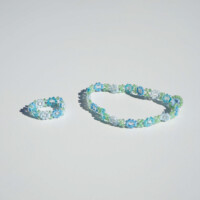 リングとブレスレット 花編み